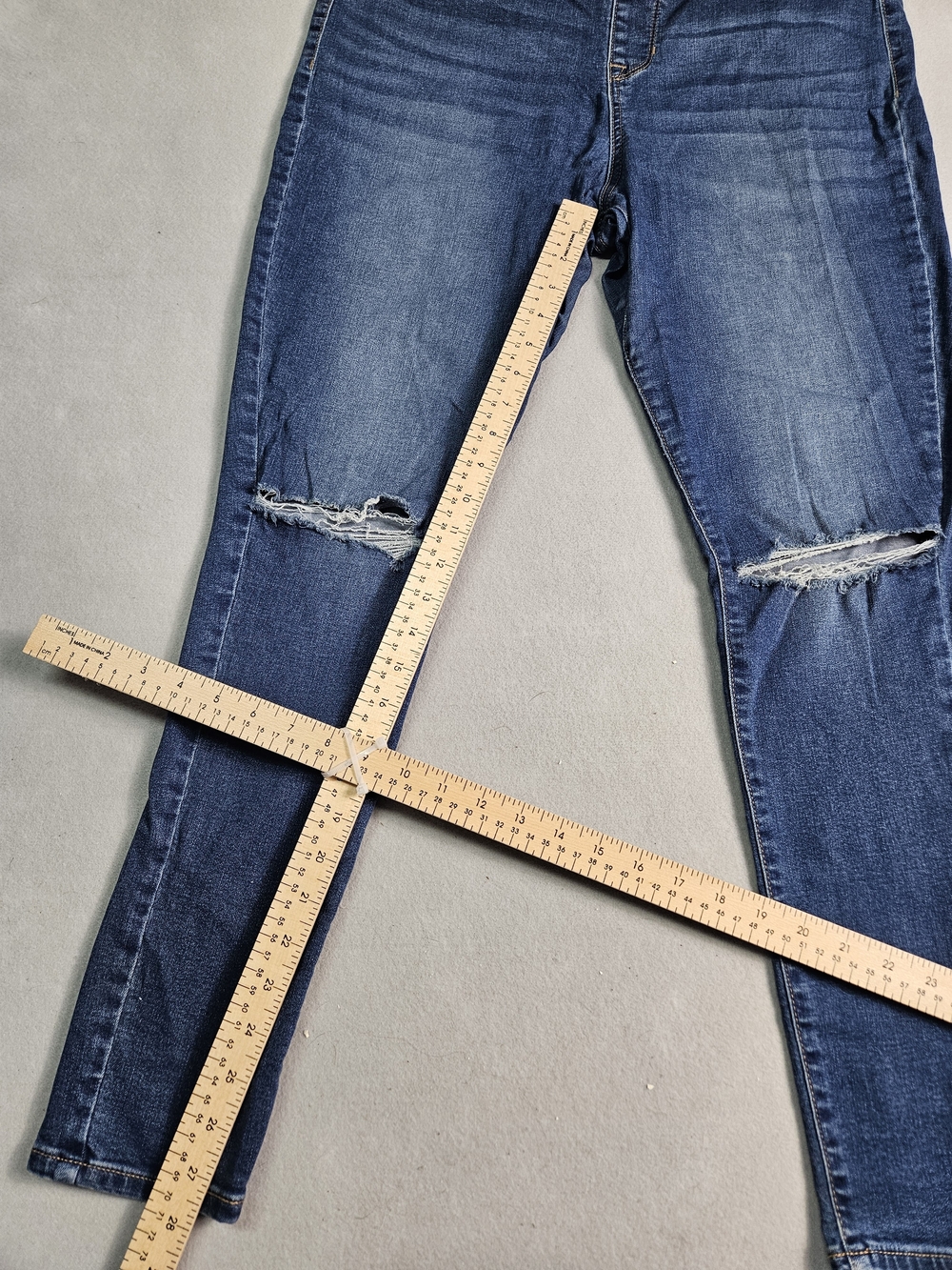 Old Navy Rockstar Mid-Rise Distressed Jeggings Blue Size 14 Regular - Picture 6 of 13